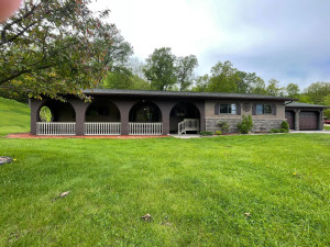 Photo for 46922 Oak Hill Drive, La Crescent, MN 55947 - Listing #6194479 46922 Oak Hill Drive, La Crescent, MN 55947