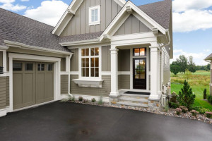 133 Lakeshore Circle, Waconia, MN 55387