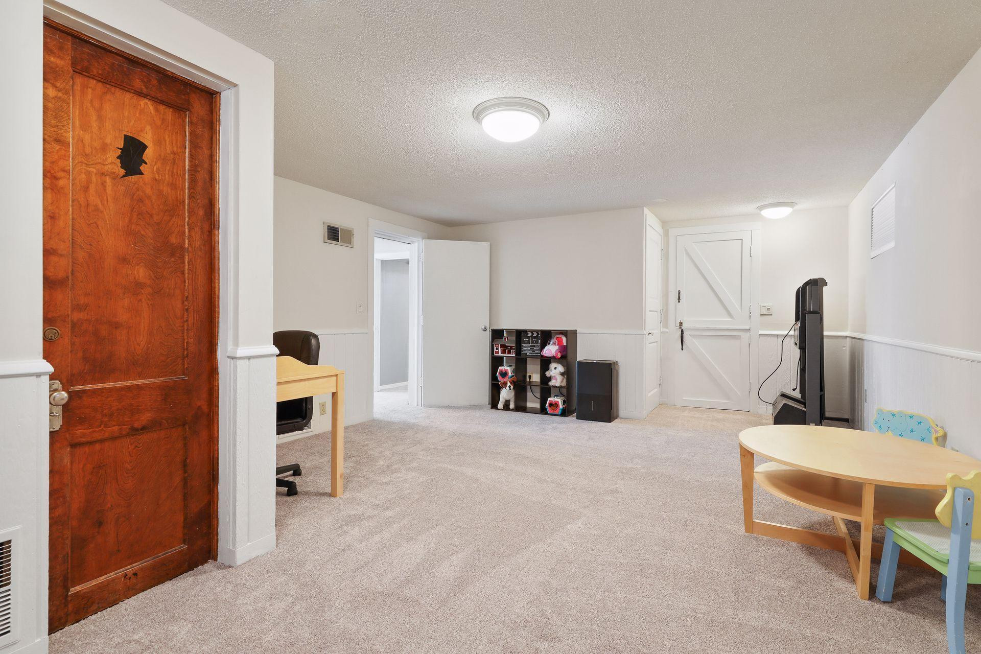 15601 Valley View Road, Eden Prairie, MN 55344 North Border Realty