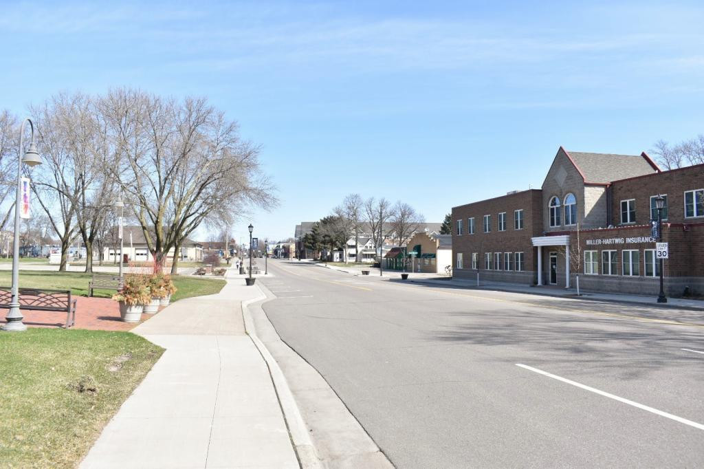 7724 206th Street W, Lakeville, MN 55044 (MLS 5622399) CENTURY 21