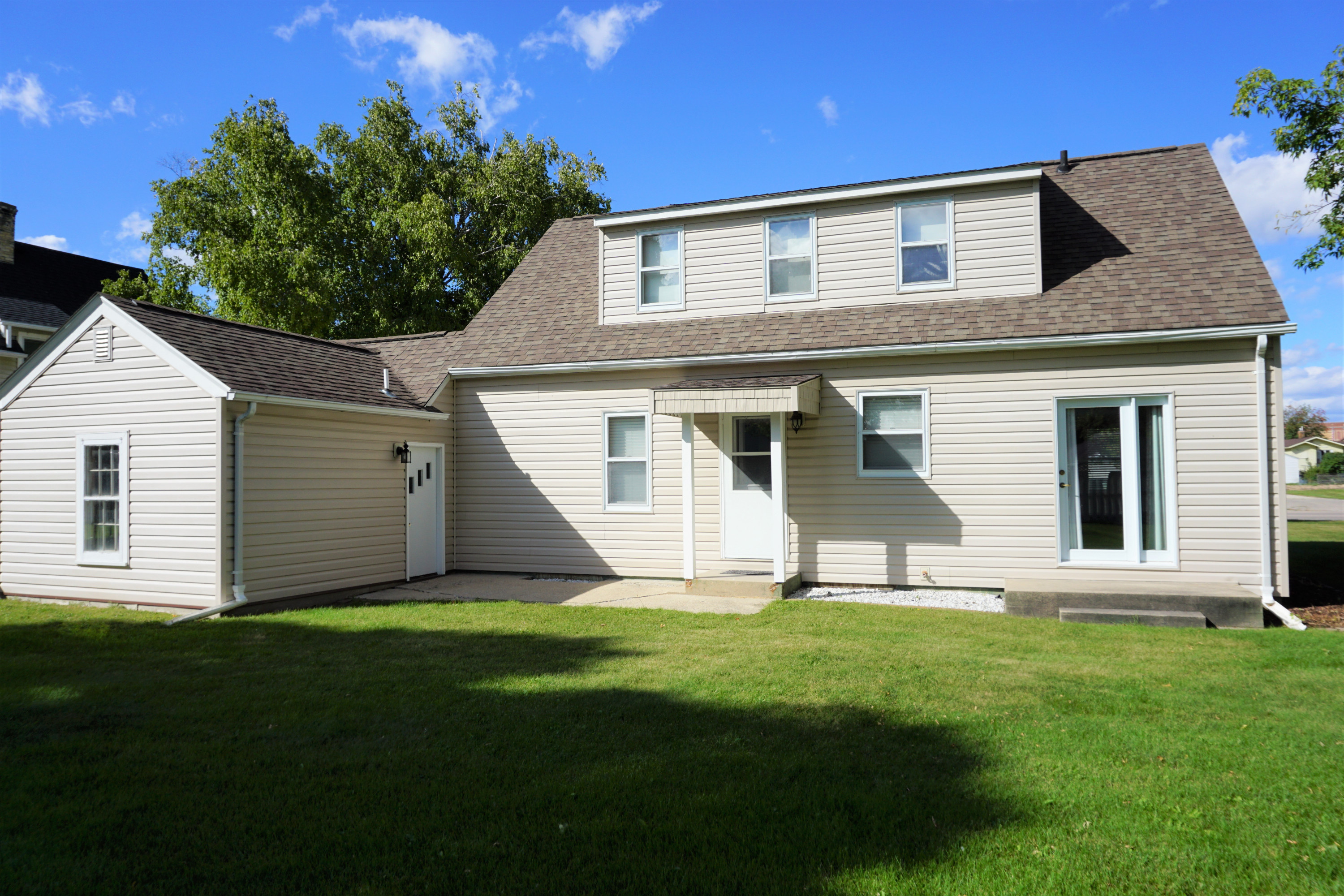 400 Center Street E, Roseau, MN 56751 (MLS 5653363) USA Realty, LLC