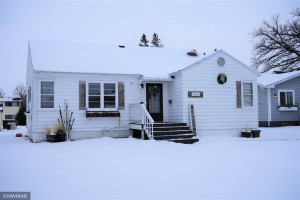 406 3rd Street NE, Roseau, MN 56751