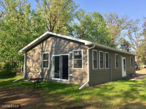 2267 Oak Harbor Dr NW, Baudette, MN 56623