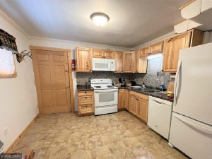 Photo for 316 Main Avenue S, Park Rapids, MN 56470 - Listing #5725741 Main level apartment with separate entry, appliances and one bedroom.