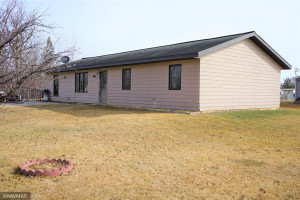 308 6th Avenue SW, Warroad, MN 56763