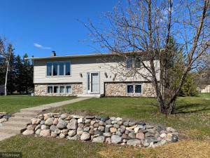 513 2nd Avenue SE, Roseau, MN 56751