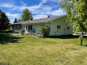 710 4th Street NE, Roseau, MN 56751