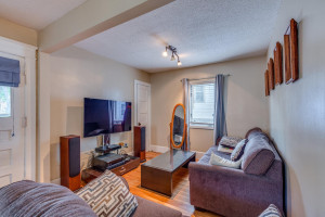 Photo for 1291 Niles Avenue, Saint Paul, MN 55116 - Listing #5763893 Hardwood floors and original charm throughout all main level living areas!