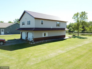 37243 Lakeview Drive, Warroad, MN 56763