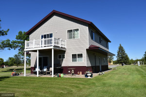 37243 Lakeview Drive, Warroad, MN 56763