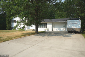 701 6th Avenue NE, Roseau, MN 56751