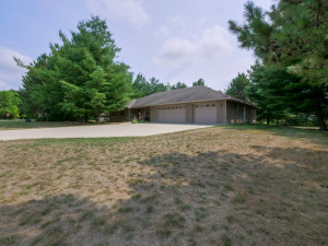 Photo for 3725 Pawnee Drive SE, Alexandria, MN 56308 - Listing #6081110 3725 Pawnee Drive SE, Alexandria, MN 56308
