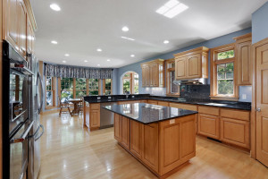 Photo for 6900 Minnewashta Parkway, Excelsior, MN 55331 - Listing #6098438 You'll love the stainless steel appliance package that includes an updated double wall oven, new refrigerator, electric cook top and range hood.