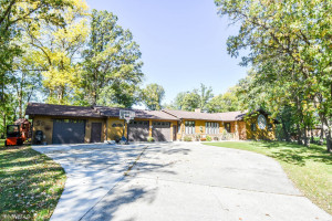 Photo for 1820 Robin Hood Drive, Thief River Falls, MN 56701 - Listing #6102151 1820 Robin Hood Drive, Thief River Falls, MN 56701