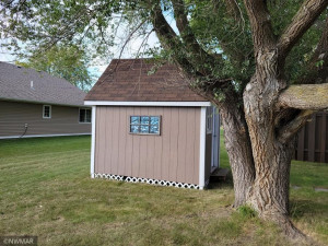 909 Spruce Avenue S, Thief River Falls, MN 56701