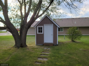 909 Spruce Avenue S, Thief River Falls, MN 56701