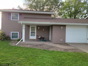 909 Spruce Avenue S, Thief River Falls, MN 56701