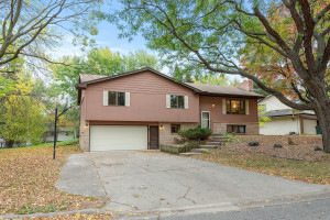 Photo for 630 Iona Lane, Roseville, MN 55113 - Listing #6109276 630 Iona Lane, Roseville, MN 55113