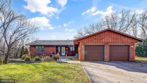 Photo for 2024 Eaglewood Circle, Shakopee, MN 55379 - Listing #6129537 2024 Eaglewood Circle, Shakopee, MN 55379