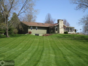 Photo for 904 S Suncrest Drive, Fairfield, IA 52556 - Listing #6185017 904 S Suncrest Drive, Fairfield, IA 52556