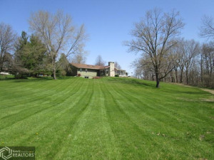 Photo for 904 S Suncrest Drive, Fairfield, IA 52556 - Listing #6185017 904 S Suncrest Drive, Fairfield, IA 52556