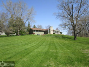 Photo for 904 S Suncrest Drive, Fairfield, IA 52556 - Listing #6185017 904 S Suncrest Drive, Fairfield, IA 52556