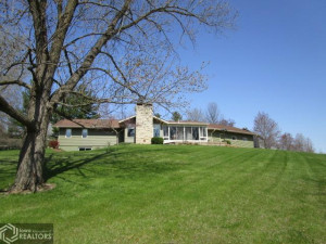 Photo for 904 S Suncrest Drive, Fairfield, IA 52556 - Listing #6185017 904 S Suncrest Drive, Fairfield, IA 52556
