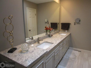 Photo for 904 S Suncrest Drive, Fairfield, IA 52556 - Listing #6185017 904 S Suncrest Drive, Fairfield, IA 52556