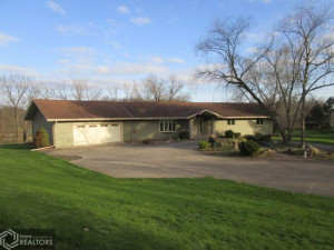 Photo for 904 S Suncrest Drive, Fairfield, IA 52556 - Listing #6185017 904 S Suncrest Drive, Fairfield, IA 52556