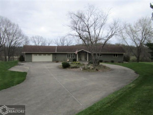 Photo for 904 S Suncrest Drive, Fairfield, IA 52556 - Listing #6185017 904 S Suncrest Drive, Fairfield, IA 52556