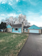 2777 Oxford Street N, Roseville, MN 55113