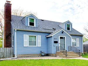 Photo for 1611 Merrill Street, Saint Paul, MN 55108 - Listing #6199995 Como and so much more! Charming yet spacious inside - thanks to a large footprint & open/bright spaces, BRs+full BA on main. Big BRs & 3 walk-ins up, huge family room/guest room/shower down, oversize double GA, lanai-style porch, privacy-fenced yard.