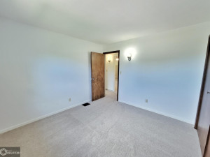 Photo for 11936 44th Street, Burlington, IA 52601 - Listing #6224356 11936 44th Street, Burlington, IA 52601