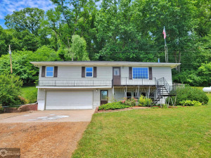Photo for 11936 44th Street, Burlington, IA 52601 - Listing #6224356 11936 44th Street, Burlington, IA 52601