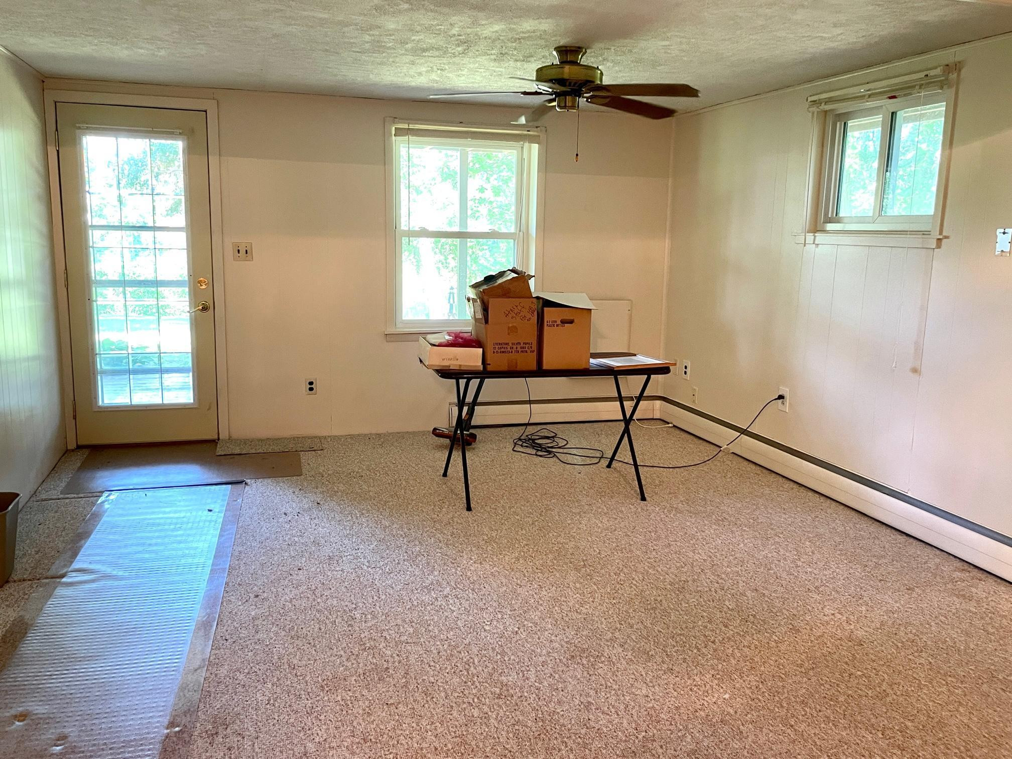 9-Family room in walk out basement.jpg