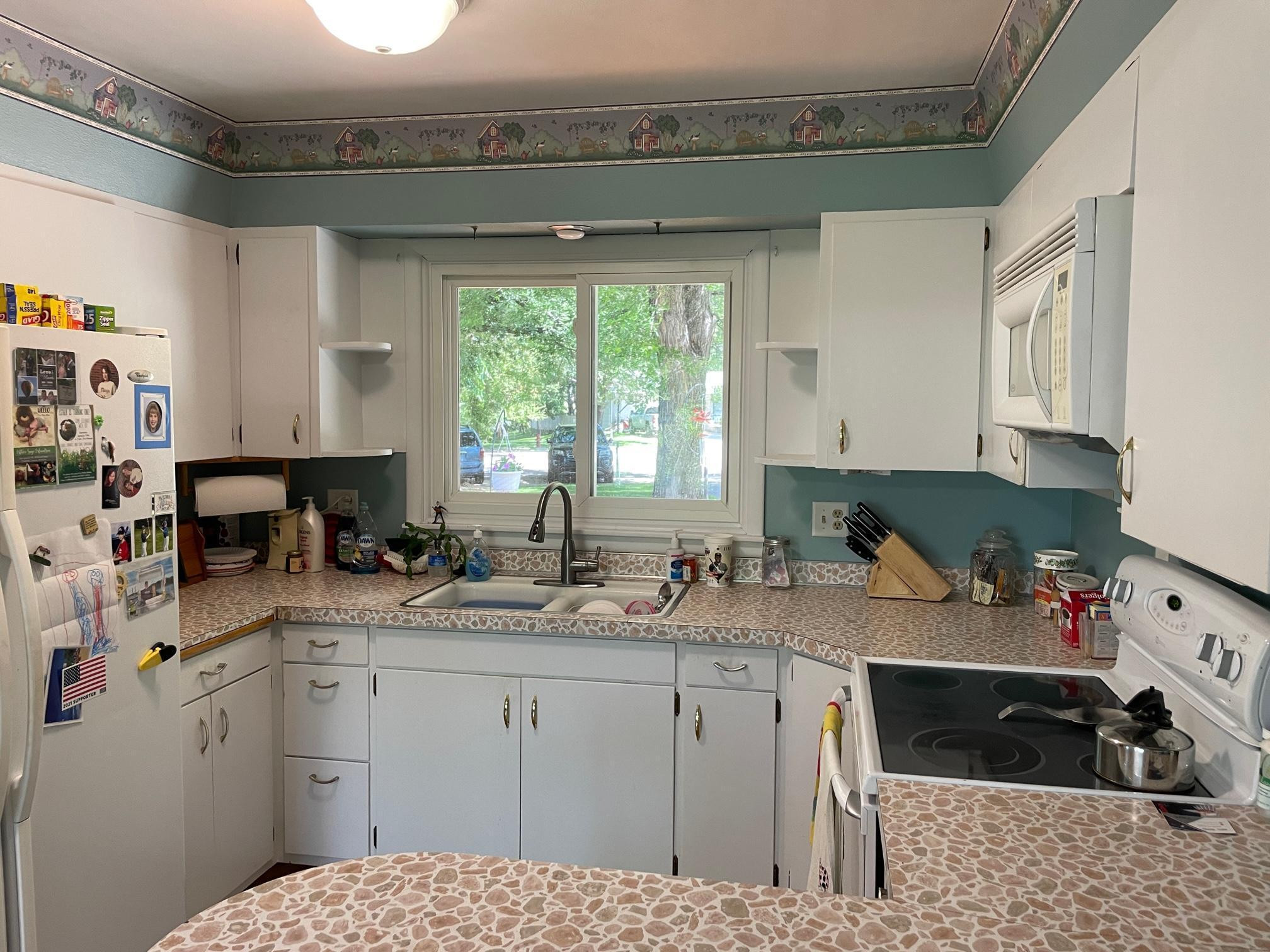 6-Kitchen.JPG