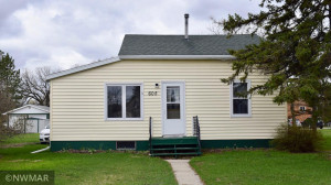 605 Main Street S, Karlstad, MN 56732