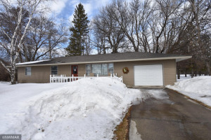 203 Lincoln Street SE, Warroad, MN 56763