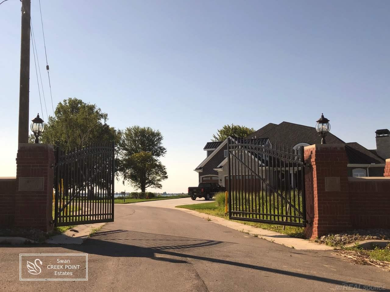 8415 Swan Creek Point, MI — Photo 3