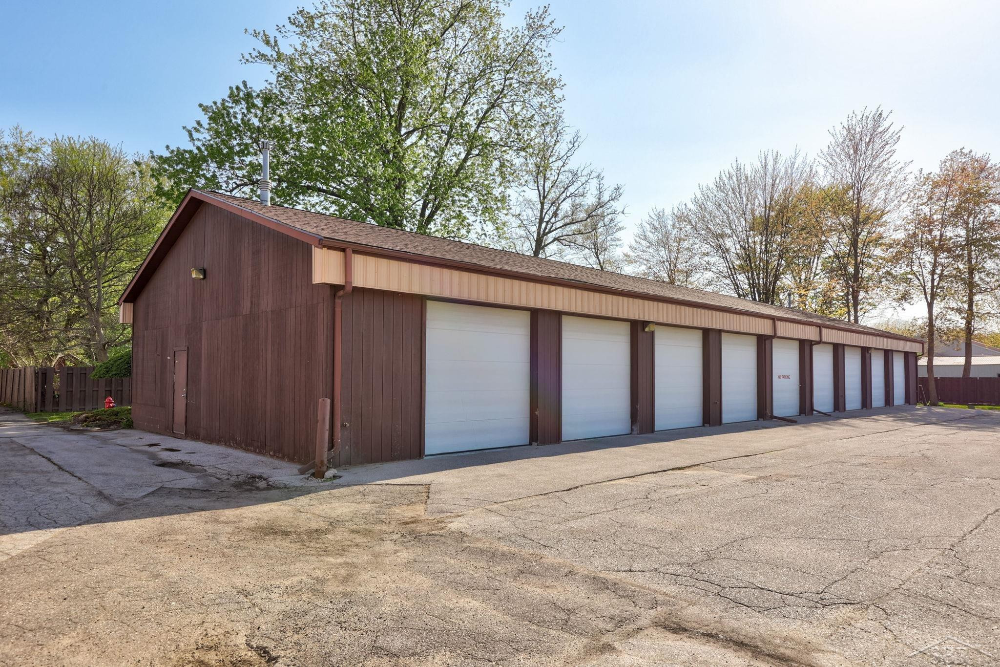 8175 Gratiot Road, Saginaw, MI 48609 — Photo 8