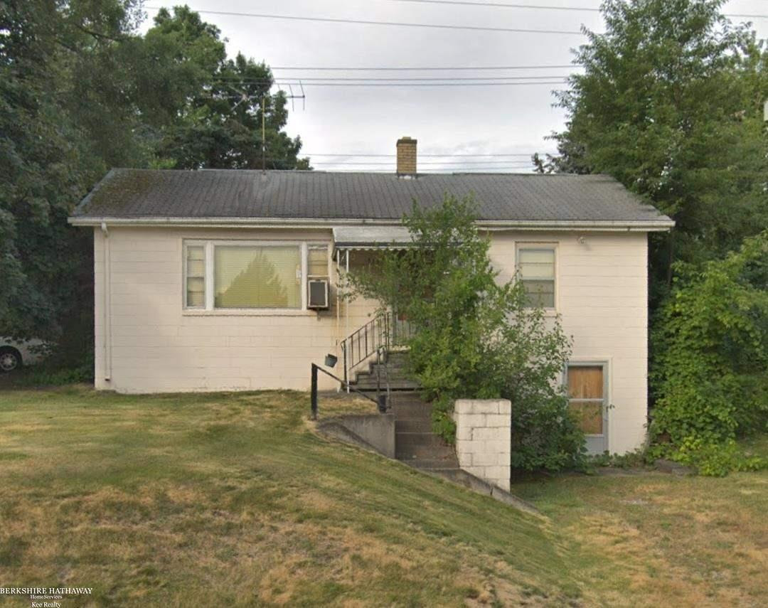 5145 Eagle Lake Drive, Waterford, MI 48329 — front exterior