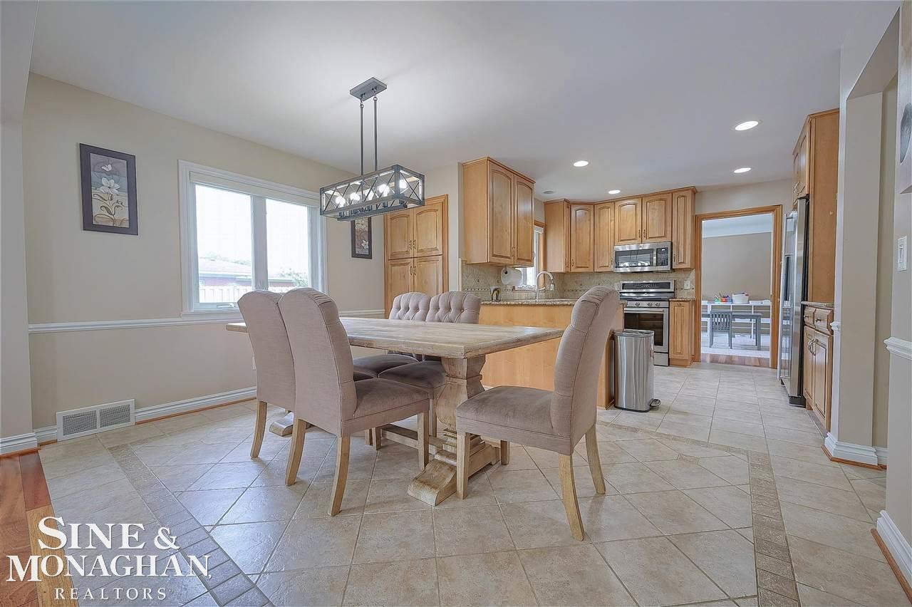 559 Briarcliff, Grosse Pointe Woods, MI 48236 — Photo 11