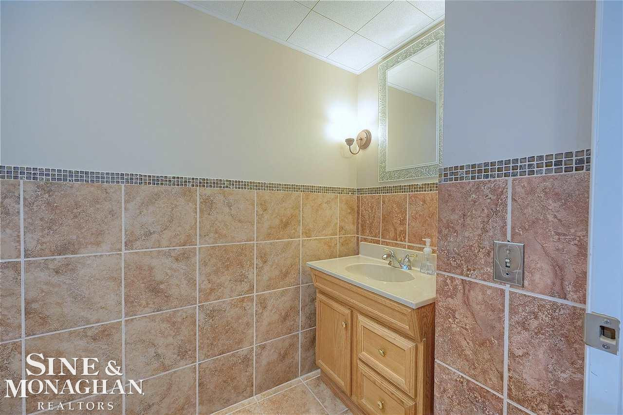 559 Briarcliff, Grosse Pointe Woods, MI 48236 — Photo 33