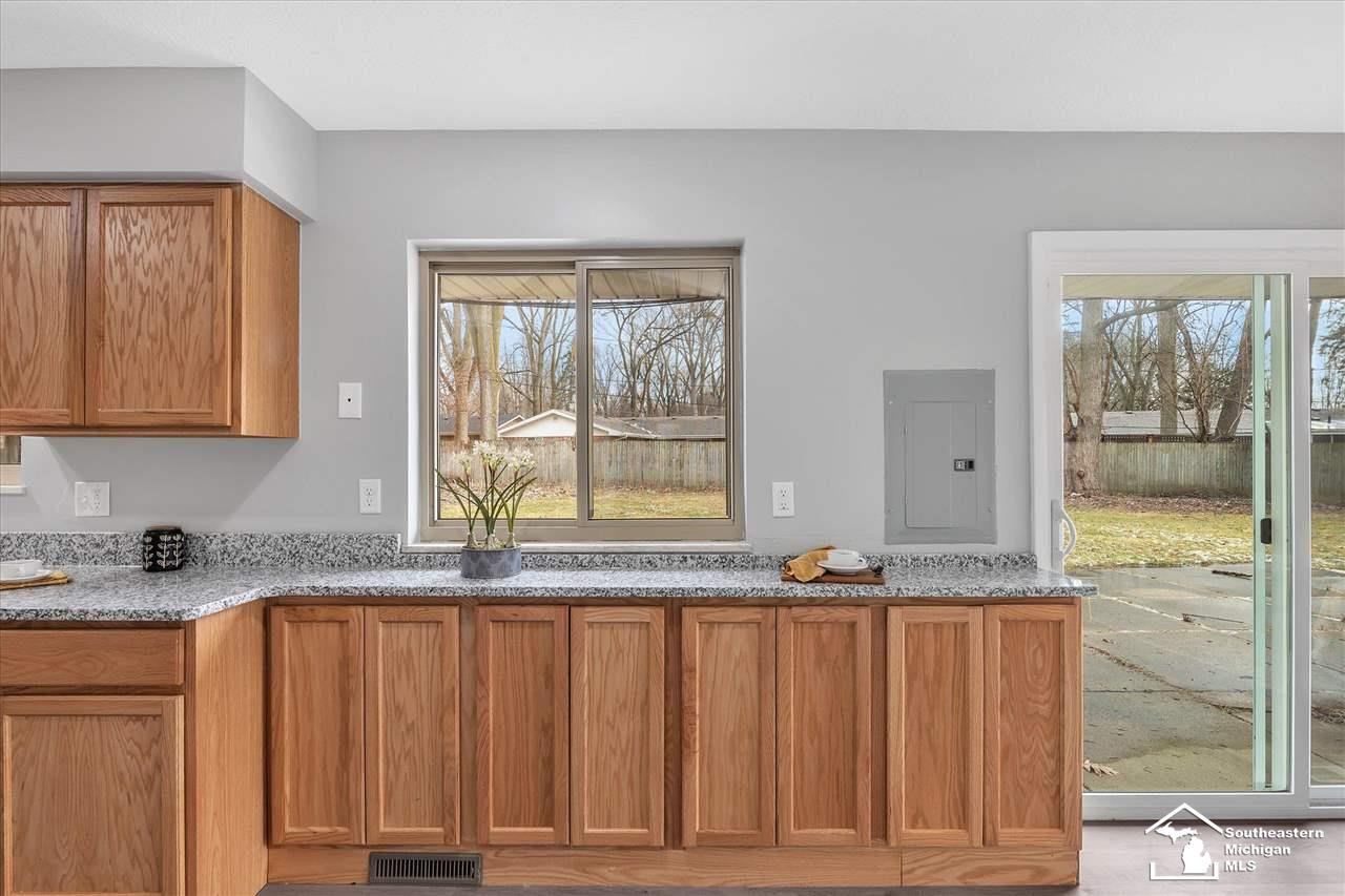 6962 N Ridgewood, Lambertville, MI 48144 — Photo 18