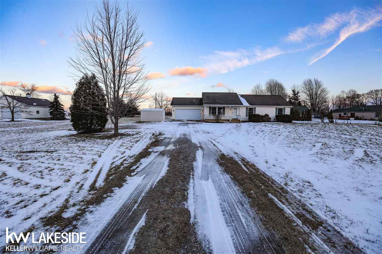 794 Cove Rd, Wales, MI — Photo 2
