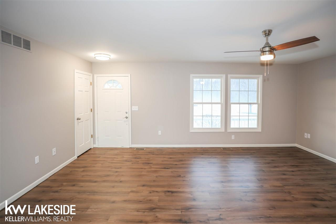 794 Cove Rd, Wales, MI — Photo 4