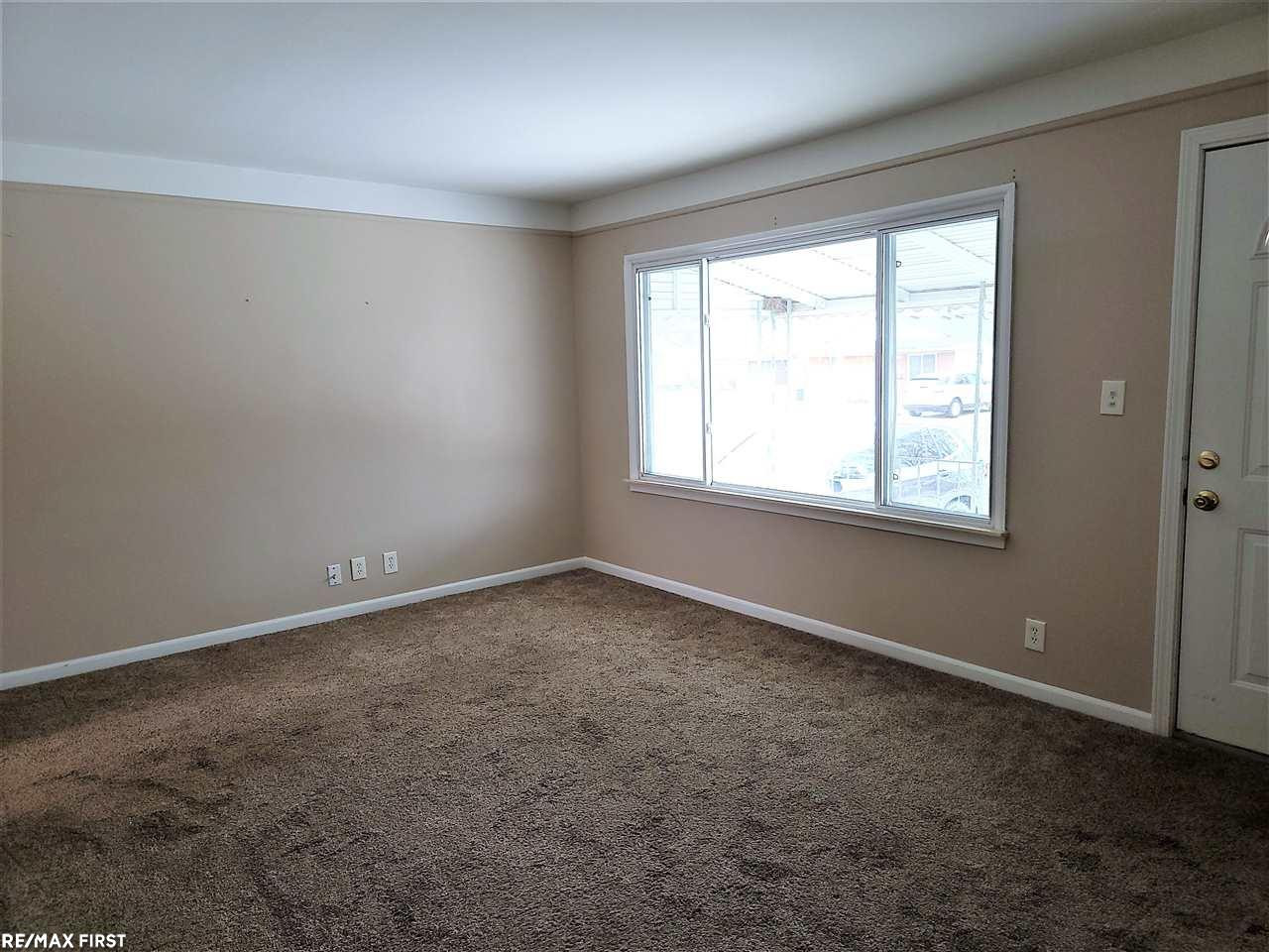 520 E Rowland Ave, Madison Heights, MI 48071 — Photo 3