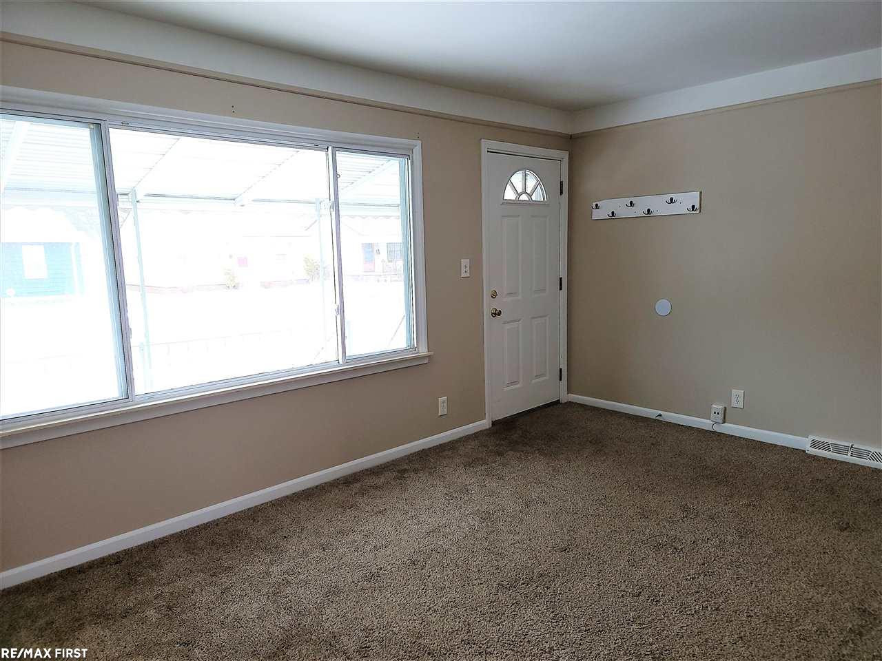 520 E Rowland Ave, Madison Heights, MI 48071 — Photo 4