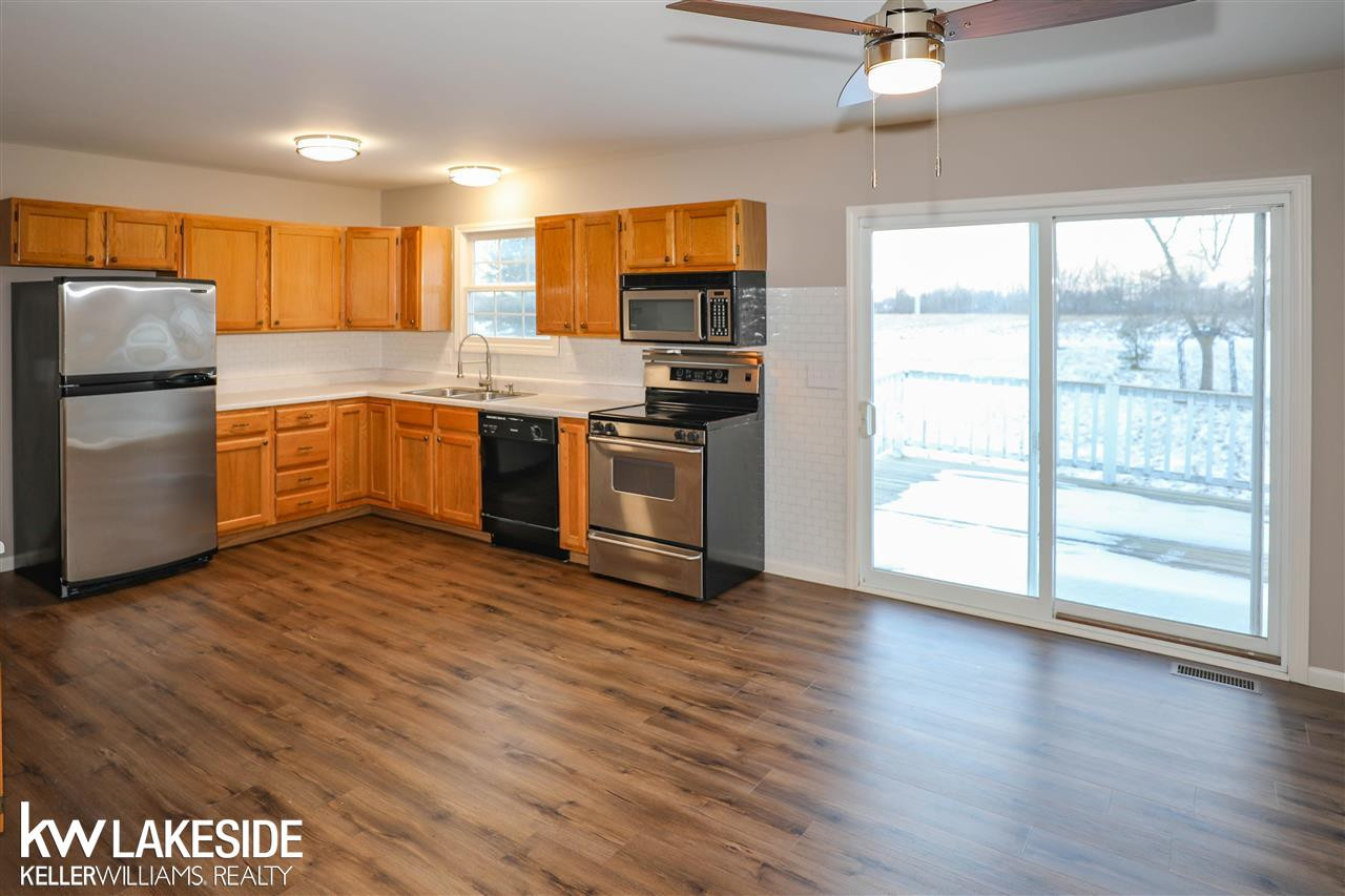 794 Cove Rd, Wales, MI — Photo 6
