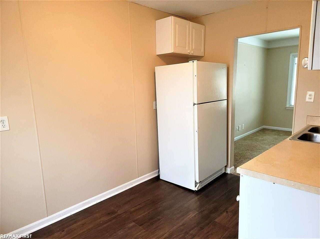 520 E Rowland Ave, Madison Heights, MI 48071 — Photo 7